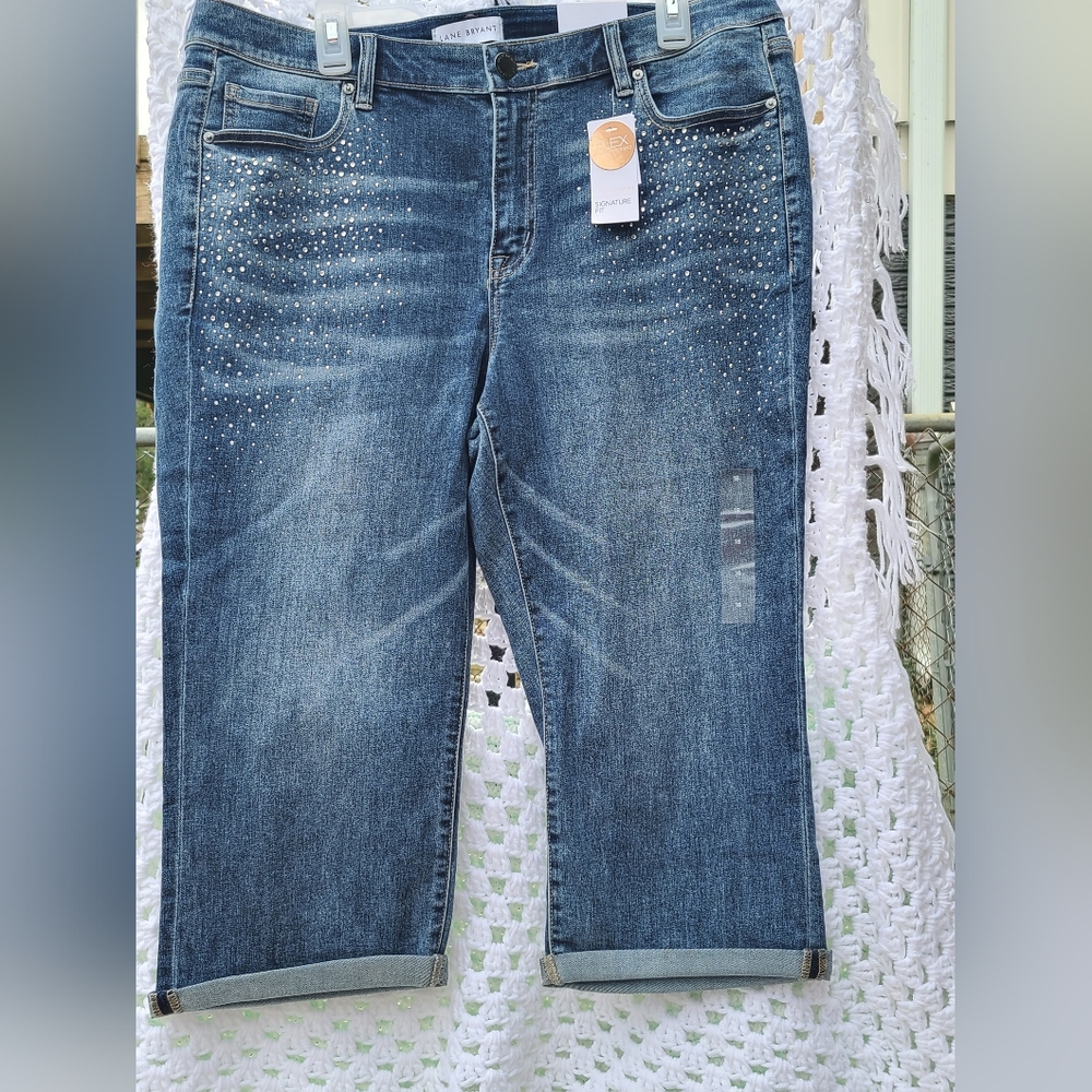 NWT Lane Bryant size 18 rhinestone embellished capri jeans